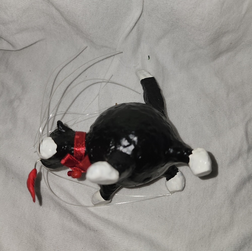 Russ fat cat with mouse